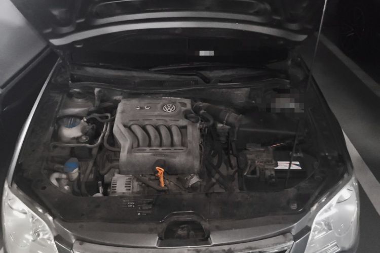 Used Volkswagen Bora 2008 2.0L Automatic Comfort Edition Engine Bay