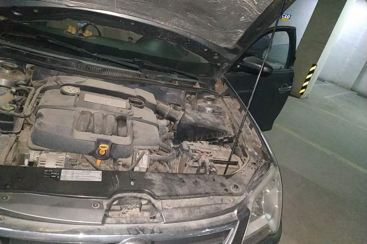 Used Volkswagen Bora 2008 1.6L Manual Comfort Model Engine Bay Left