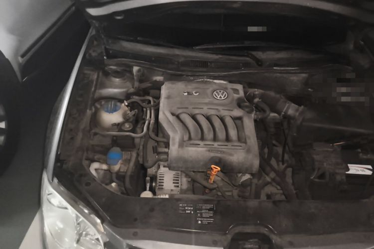 Used Volkswagen Bora 2008 2.0L Automatic Comfort Edition Engine Bay Right