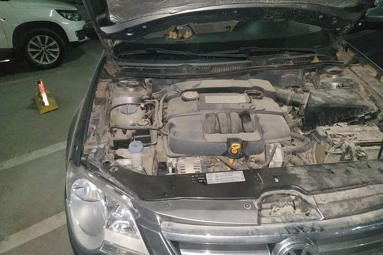 Used Volkswagen Bora 2008 1.6L Manual Comfort Model Engine Bay Right