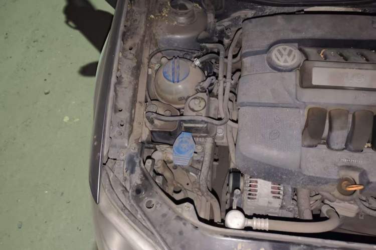 Used Volkswagen Bora 2008 1.6L Manual Fashion Model Engine Bay Right