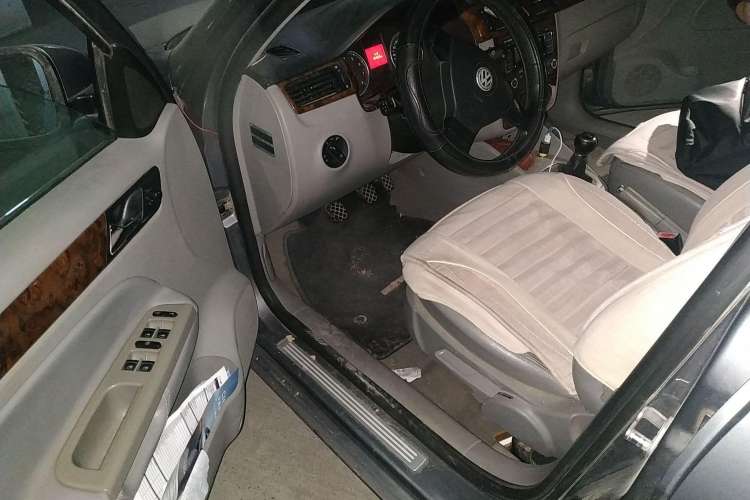 Used Volkswagen Bora 2008 1.6L Manual Comfort Model Left Front Seat