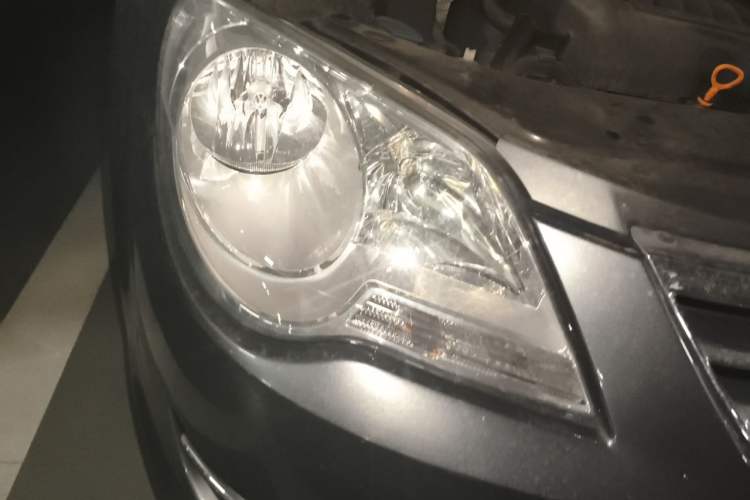 Used Volkswagen Bora 2008 2.0L Automatic Comfort Edition Right Front Headlight