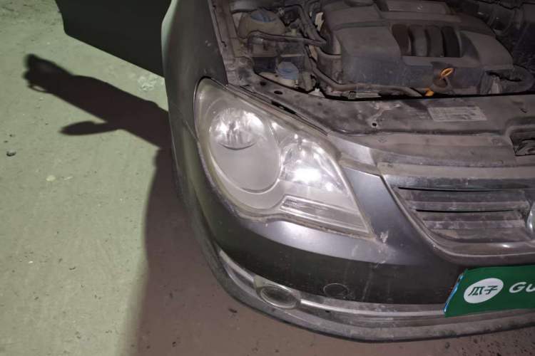 Used Volkswagen Bora 2008 1.6L Manual Fashion Model Right Front Headlight
