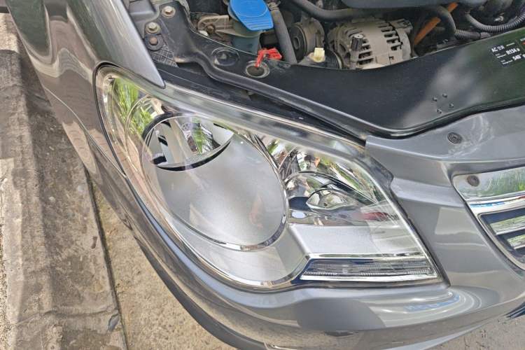 Used Volkswagen Bora 2008 1.6L Automatic Fashion Edition Right Front Headlight