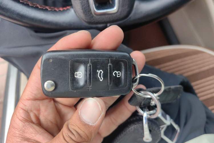 Used Volkswagen Bora 2008 1.6L Manual Fashion Model Vehicle Key