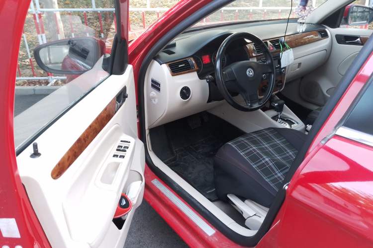 Used Volkswagen Bora 2008 1.6L Automatic Comfort Edition Driver Seat