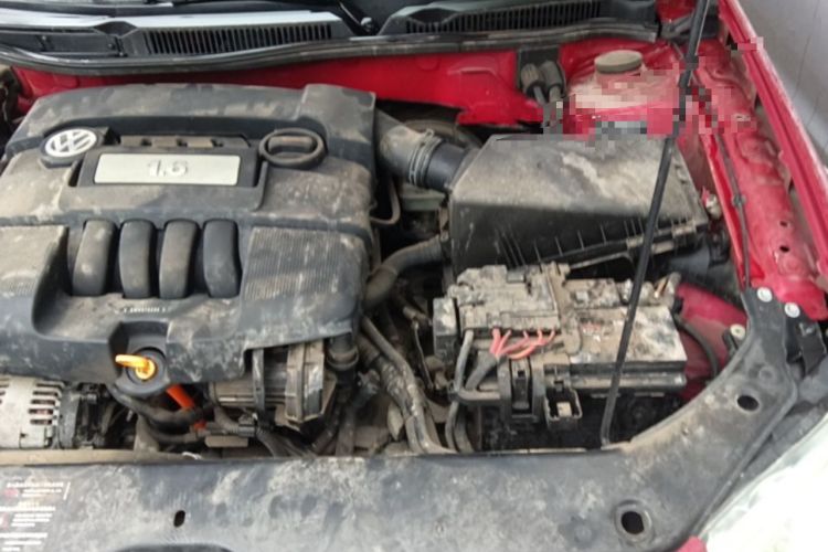 Used Volkswagen Bora 2008 1.6L Manual Fashion Model Engine Bay Left