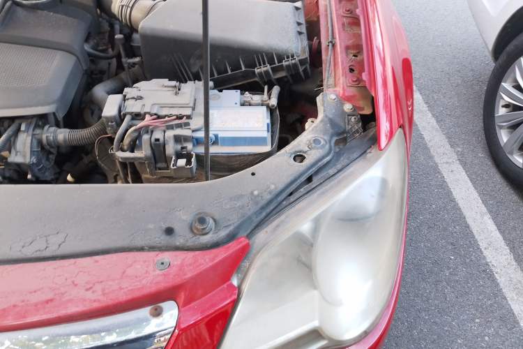 Used Volkswagen Bora 2008 1.6L Automatic Comfort Edition Engine Bay Left