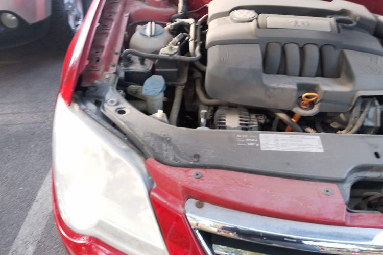 Used Volkswagen Bora 2008 1.6L Automatic Comfort Edition Engine Bay Right