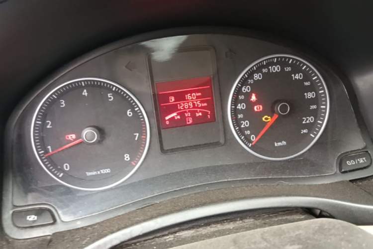Used Volkswagen Bora 2008 1.6L Manual Fashion Model Odometer Close Up
