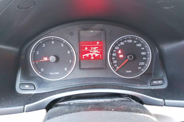 Used Volkswagen Bora 2008 1.6L Automatic Comfort Edition Odometer Close Up