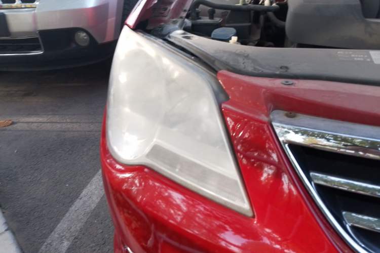 Used Volkswagen Bora 2008 1.6L Automatic Comfort Edition Right Front Headlight
