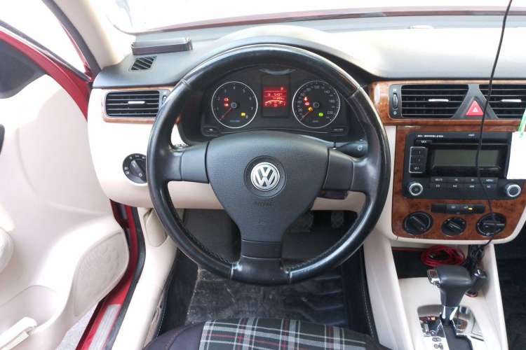 Used Volkswagen Bora 2008 1.6L Automatic Comfort Edition Steering Wheel