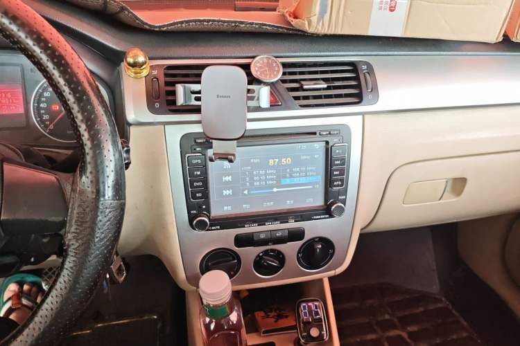 Used Volkswagen Bora 2008 1.6L Manual Fashion Model Audio And AC Panel