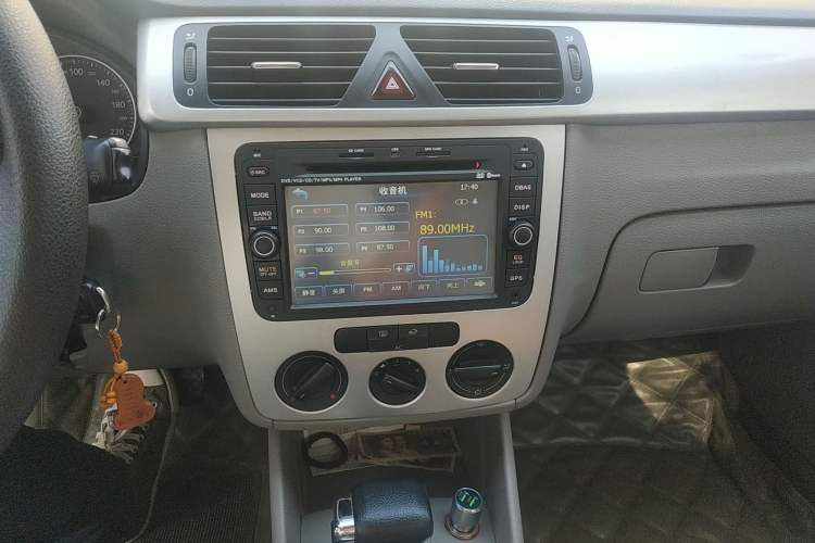 Used Volkswagen Bora 2008 1.6L Automatic Fashion Edition Audio And AC Panel