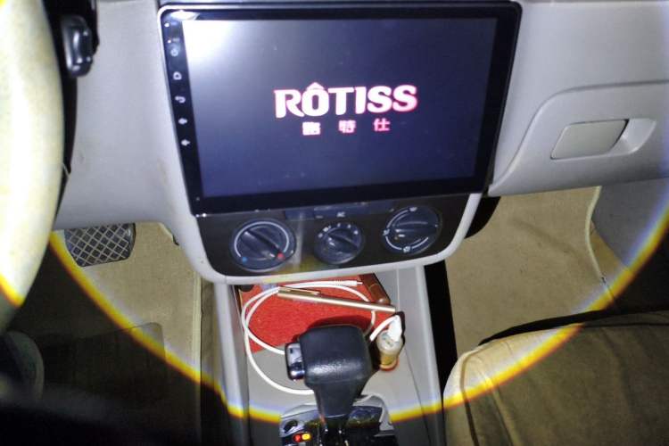 Used Volkswagen Bora 2008 1.6L Automatic Fashion Edition Audio And AC Panel