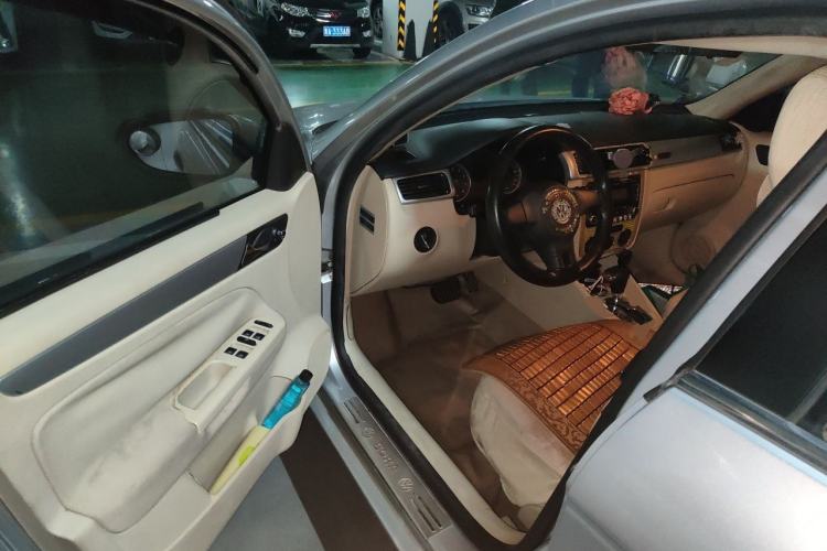 Used Volkswagen Bora 2008 1.6L Automatic Comfort Edition Driver Seat