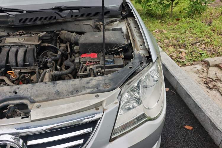 Used Volkswagen Bora 2008 1.6L Automatic Comfort Edition Engine Bay Left