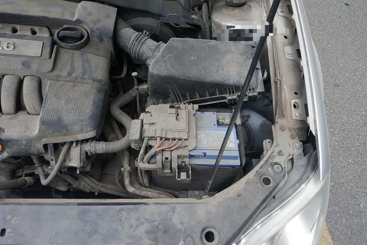 Used Volkswagen Bora 2008 1.6L Automatic Comfort Edition Engine Bay Left