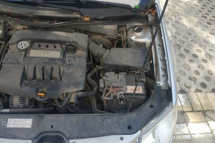 Used Volkswagen Bora 2008 1.6L Automatic Fashion Edition Engine Bay Left