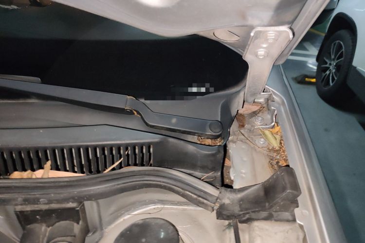 Used Volkswagen Bora 2008 1.6L Automatic Comfort Edition Engine Bay Left