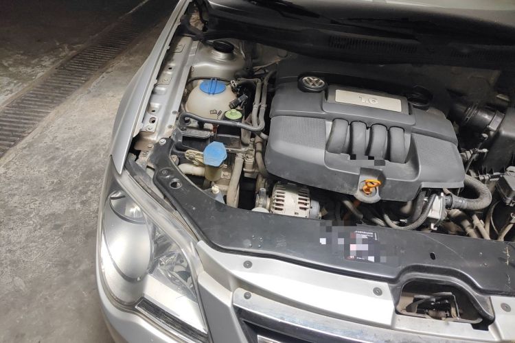 Used Volkswagen Bora 2008 1.6L Automatic Comfort Edition Engine Bay Right