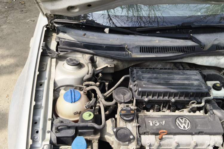 Used Volkswagen Bora 2008 1.6L Automatic Fashion Edition Engine Bay Right