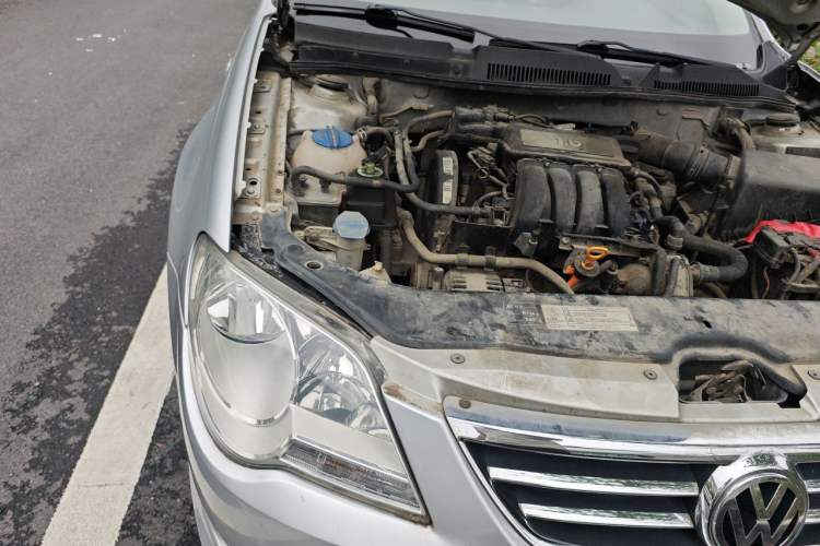 Used Volkswagen Bora 2008 1.6L Automatic Comfort Edition Engine Bay Right