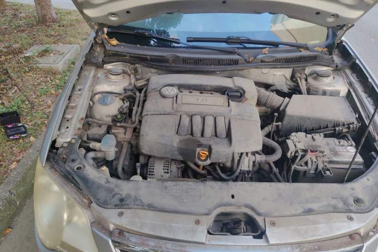 Used Volkswagen Bora 2008 1.6L Automatic Comfort Edition Engine Bay Right