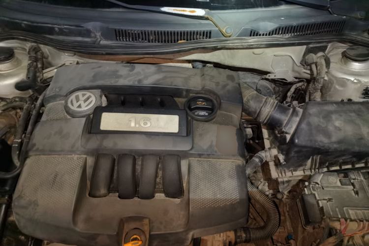Used Volkswagen Bora 2008 1.6L Automatic Comfort Edition Engine Bay