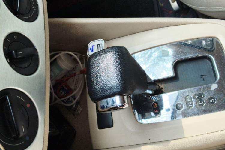 Used Volkswagen Bora 2008 1.6L Automatic Fashion Edition Gear Lever