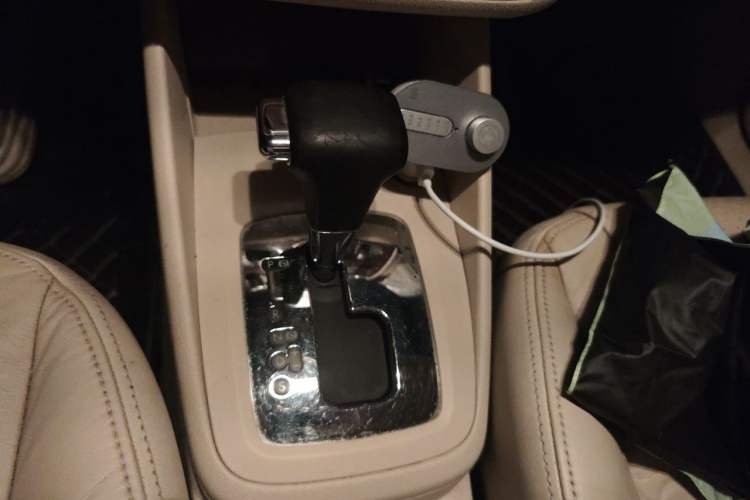 Used Volkswagen Bora 2008 1.6L Automatic Comfort Edition Gear Lever