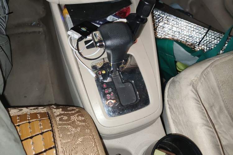Used Volkswagen Bora 2008 1.6L Automatic Comfort Edition Gear Lever