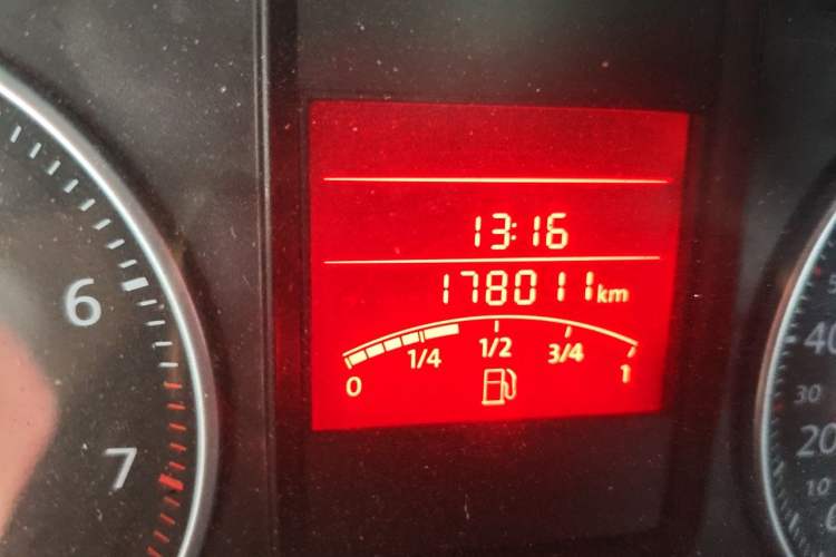 Used Volkswagen Bora 2008 1.6L Manual Fashion Model Odometer Close Up