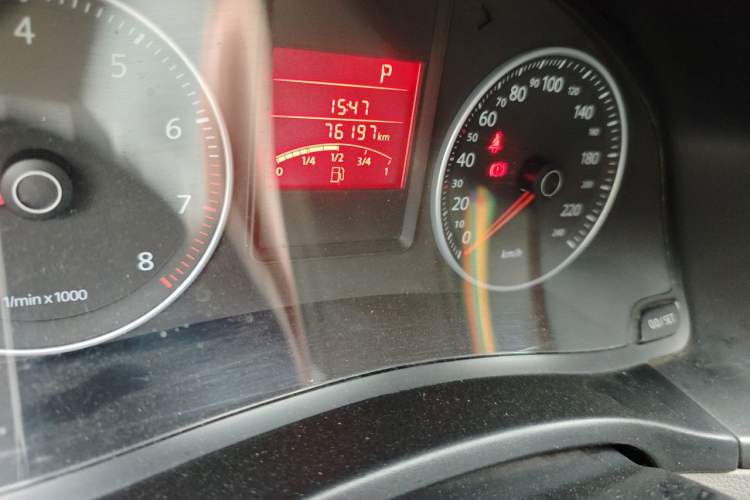 Used Volkswagen Bora 2008 1.6L Automatic Comfort Edition Odometer Close Up