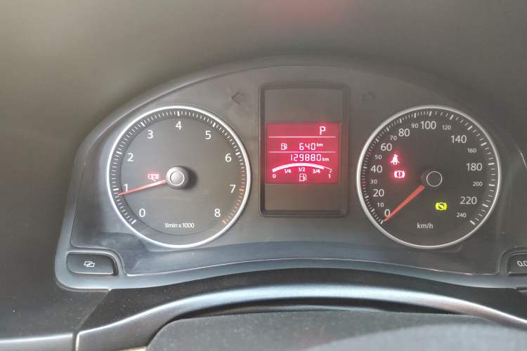 Used Volkswagen Bora 2008 1.6L Automatic Comfort Edition Odometer Close Up