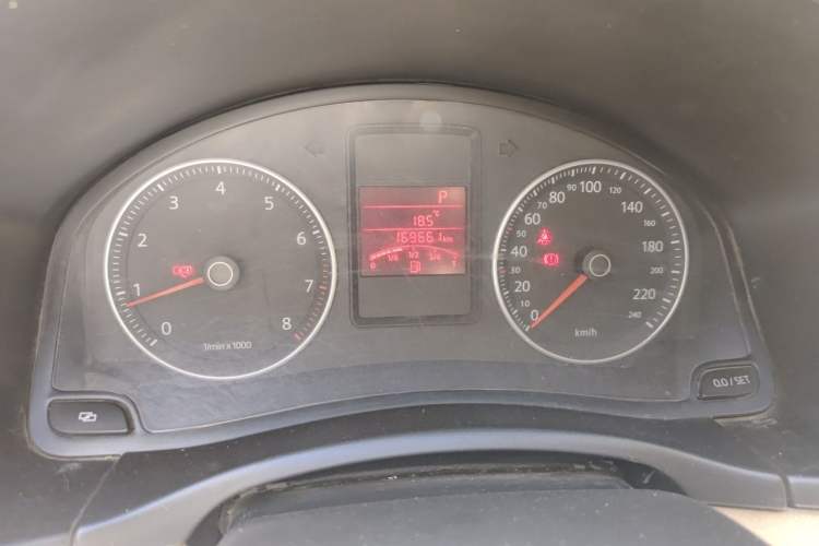 Used Volkswagen Bora 2008 2.0L Automatic Comfort Edition Odometer Close Up