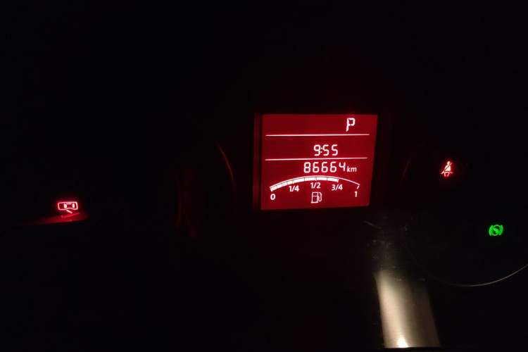 Used Volkswagen Bora 2008 1.6L Automatic Comfort Edition Odometer Close Up