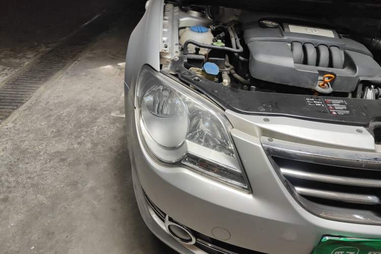 Used Volkswagen Bora 2008 1.6L Automatic Comfort Edition Right Front Headlight