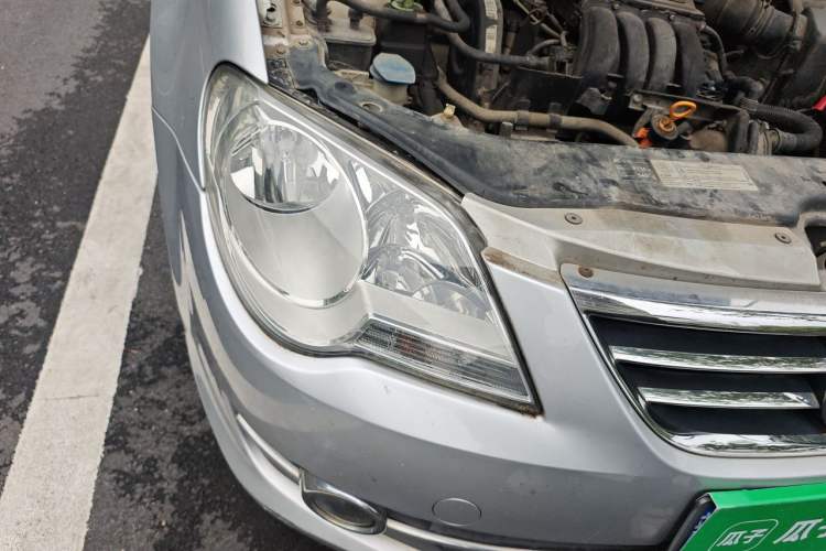 Used Volkswagen Bora 2008 1.6L Automatic Comfort Edition Right Front Headlight