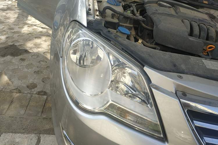 Used Volkswagen Bora 2008 1.6L Automatic Fashion Edition Right Front Headlight