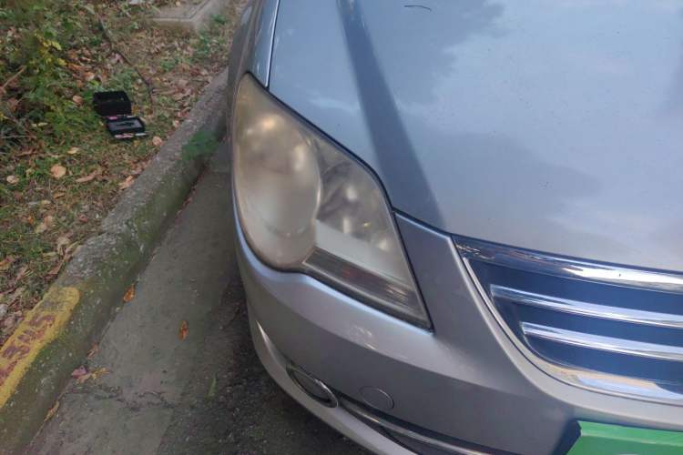 Used Volkswagen Bora 2008 1.6L Automatic Comfort Edition Right Front Headlight