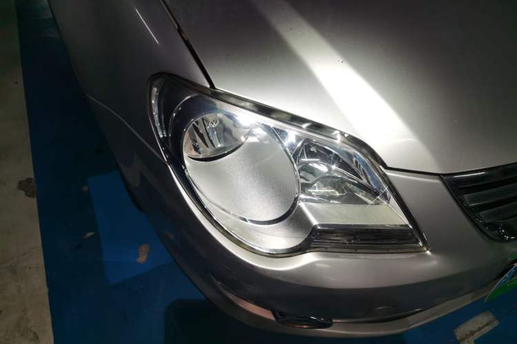 Used Volkswagen Bora 2008 1.6L Automatic Comfort Edition Right Front Headlight