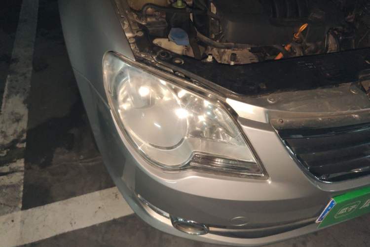 Used Volkswagen Bora 2008 1.6L Automatic Comfort Edition Right Front Headlight
