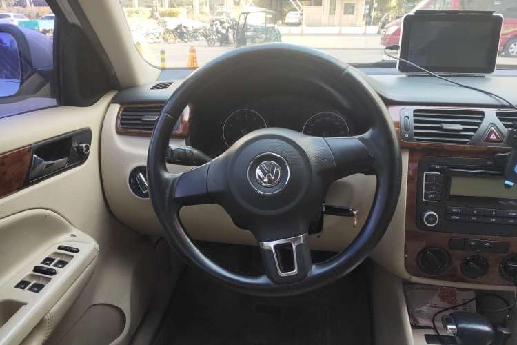 Used Volkswagen Bora 2008 1.6L Automatic Comfort Edition Steering Wheel