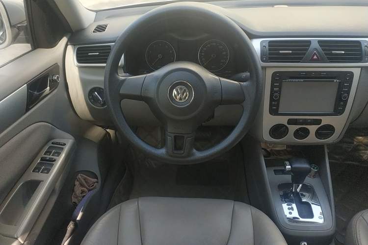 Used Volkswagen Bora 2008 1.6L Automatic Fashion Edition Steering Wheel