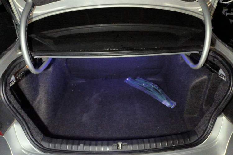 Used Volkswagen Bora 2008 1.6L Manual Fashion Model Trunk