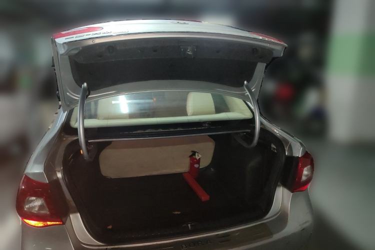 Used Volkswagen Bora 2008 1.6L Automatic Comfort Edition Trunk