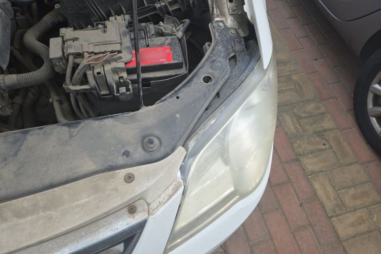 Used Volkswagen Bora 2008 1.6L Manual Comfort Model Engine Bay Left